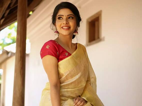 Pavitra Lakshmi : வெண்ணிலவே...! வெள்ளி வெள்ளி நிலவே...! பவித்ரலட்சுமியின் கலக்கல் கலெக்ஷன்ஸ்..! Pavitra Lakshmi : வெண்ணிலவே...! வெள்ளி வெள்ளி நிலவே...! பவித்ரலட்சுமியின் கலக்கல் கலெக்ஷன்ஸ்..!