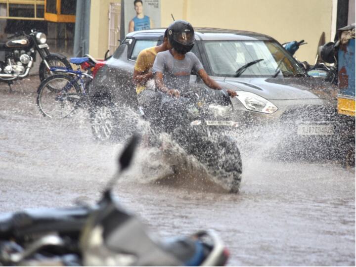 Punjab Weather Update: Heavy rains in Punjab start morning, people get relief from heat Punjab Weather Update : ਪੰਜਾਬ 'ਚ ਭਾਰੀ ਬਾਰਿਸ਼ ਨਾਲ ਸਵੇਰ ਦੀ ਸ਼ੁਰੂਆਤ, ਲੋਕਾਂ ਨੂੰ ਗਰਮੀ ਤੋਂ ਮਿਲੀ ਰਾਹਤ