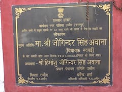 Bharatpur News: ऐसी महिला जो महिलाओं को चूड़ी पहनाते हुए पहले बनी सरपंच अब चेयरमैन की सभांल रही कुर्सी