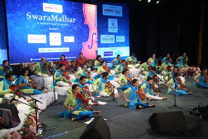 अनोख्या सांगीतिक कार्यक्रमाद्वारे पुणेकरांनी एक रम्य संध्याकाळ अनुभवली.