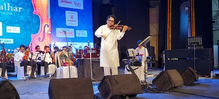 दीपक पंडित  सिंफनी ऑफ व्हायोलिन' ने रसिकांची मने जिंकली.