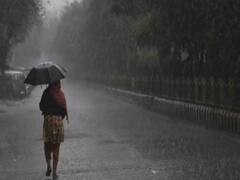 Jharkhand Weather: झमाझम बारिश से खिले झारखंडवासियों के चेहरे, इन इलाकों के लिए मौसम विभाग ने जारी किया येलो अलर्ट