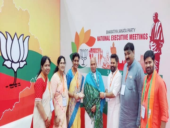 Bihar JDU Leader RCP Singh Nitish Kumar Close Aide Joins BJP
