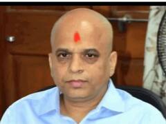 Daulat Desai : मास्क नाही, तर प्रवेश नाही हे घोषवाक्‍य देणारे कोल्हापूरचे माजी जिल्हाधिकारी दौलत देसाईंचा प्रशासकीय सेवेचा राजीनामा!