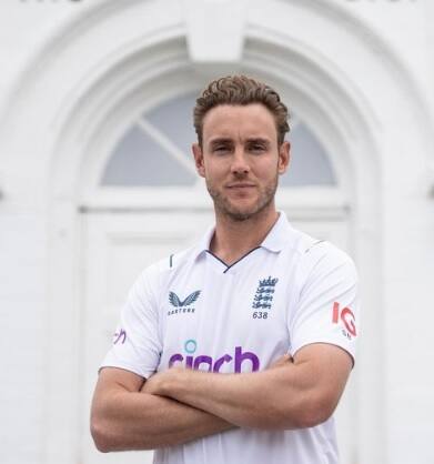 টেস্টে এক ওভারে সর্বাধিক রান খরচ করার লজ্জার রেকর্ডের মালিক এখন স্টুয়ার্ট ব্রড। তিনি চলতি এজবাস্টন টেস্টে ১ ওভারে ৩৫ রান খরচ করেছেন। ব্যাটার ছিলেন যশপ্রীত বুমরা।