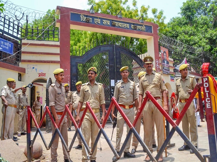 Gyanvapi Masjid Case: Hearing on the demand for regular worship of Shringar Gauri today Gyanvapi Masjid Case: श्रृंगार गौरी की नियमित पूजा की मांग पर सुनवाई आज,  मुकदमा चलाने लायक है या नहीं इस पर होगी बहस