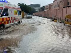 Sagar News: स्मार्ट सिटी सागर में दो घंटे की बारिश ने खोली काम की पोल, कॉलोनियों और घरों में भरा पानी, डूबी सड़कें