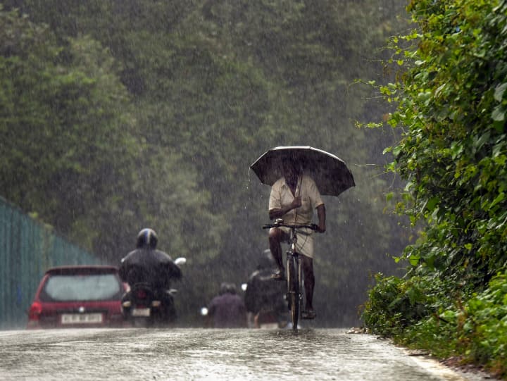 Rajasthan Weather Updated Rain continues in Rajasthan temperature drops Rajasthan Weather Updated: राजस्थान में जारी है बारिश का दौर, 24 घंटों में कई जिलों में हल्की बारिश की संभावना