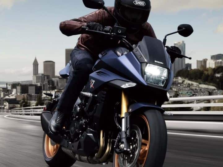 999-cm3 पॉवरट्रेनसह नवीन 2022 कटाना बाईकमध्ये सुझुकीची इंटेलिजेंट राइड सिस्टम (SIRS) आहे. जी विविध प्रकारच्या प्रगत इलेक्ट्रॉनिक नियंत्रण प्रणालींसह येते. याचे इंजिन 148bhp पॉवर आणि 106Nm टॉर्क जनरेट करते. इंटेलिजेंट राइड सिस्टीममध्ये (SIRS) ट्रॅक्शन कंट्रोल, ड्राइव्ह मोड सिलेक्टर, राइड-बाय-वायर इलेक्ट्रॉनिक थ्रोटल सिस्टम आणि कमी RPM असिस्टचा समावेश आहे.