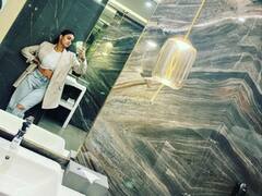 Tejasswi Prakash Photos: बाथरूम में शीशे के सामने तेजस्वी प्रकाश ने खींची धड़ाधड़ सेल्फी, वायरल हुई तस्वीरें