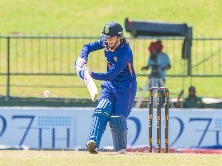 तब्बल 10 विकेट्सनी सामना जिंकत भारताच्या सलामीवीर शेफाली वर्मा आणि स्मृती मंधाना जोडीने एक नवा रेकॉर्डही केला आहे.