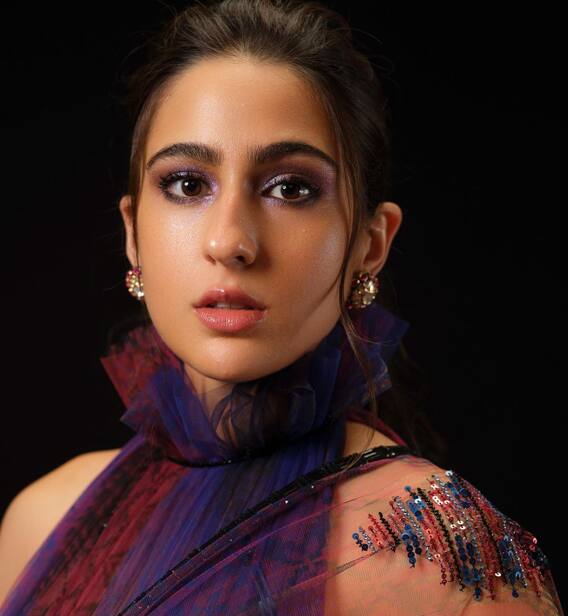 दोस्तों और भाई इब्राहिम के साथ लंदन में छुट्टियां मना रही हैं Sara Ali Khan, ट्रिप की ऐसी तस्वीरें की हैं शेयर