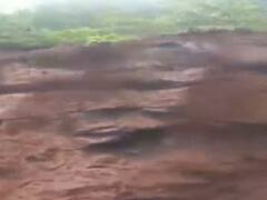 Watch: ठाणे के मुंब्रा बाईपास के पास भारी बारिश की वजह से भूस्खलन, देखें वीडियो