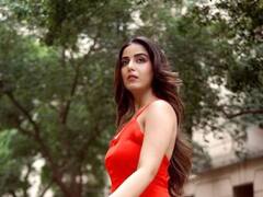 PHOTO: थाई-हाय स्लिट गाऊनमध्ये सृष्टी रोडचा बोल्ड लूक, पाहा फोटो!