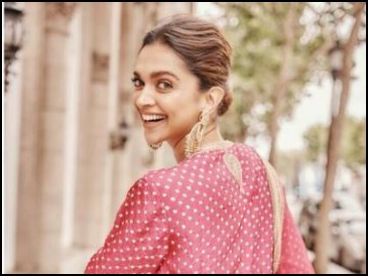 Deepika Padukone says ‘I’m a married woman now’ to fan who screamed ‘We love you’ Video: फैंस ने इवेंट में Deepika Padukone को कहा I Love You, एक्ट्रेस बोलीं- 'अब मैं शादीशुदा महिला हूं'