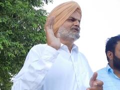 Sidhu Moose Wala: बेटे की हत्या के बाद पहली बार खुलकर बोले मूसेवाला के पिता- 'उसे 60-80 लोग मारना चाहते थे, आठ बार की गई कोशिश'