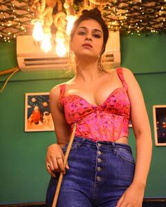 Shraddha Das Pics: శ్రద్ధా దాస్, ఆట మానేసి అందాలు ఆరబోస్తే ఎలా?