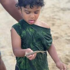 Ramba Indhran Pathmanathan: குடும்பம்தானே எல்லாம்; நடிகை ரம்பா குடும்பத்தினருடன் கடற்கறையில் கொண்டாடி மகிழும் கிளிக்ஸ்!