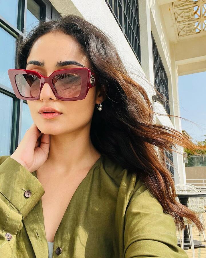 త్రిదా చౌదరి (Image Credit: Tridha Choudhury/ Instagram)
