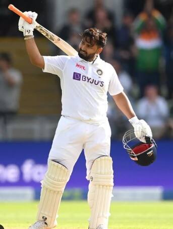 ভারতীয়দের মধ্যে এক টেস্টে ২ ইনিংস মিলিয়ে সর্বোচ্চ রানের মালিক এখন পন্থ। প্রথম ইনিংসে ১৪৬ রানের পর দ্বিতীয় ইনিংসে ৫৭ রান করেন তিনি। ভেঙে দেন বিজয় মঞ্জরেকরের রেকর্ড।