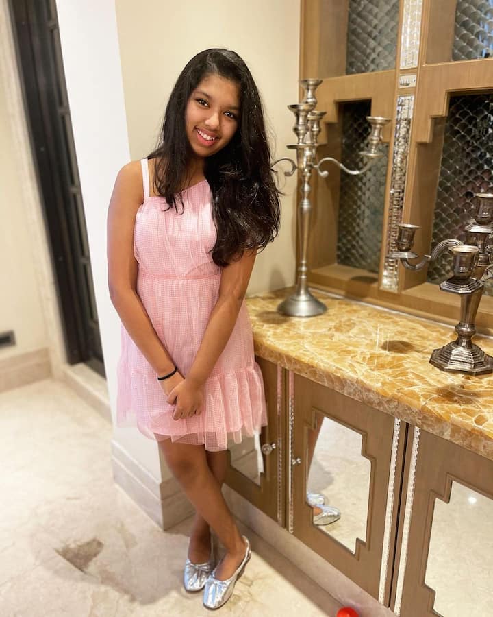 నివృతి అందమైన ఫోటోలు -Image Credit:Sreeja Konidela/Instagram