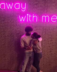 PHOTO : ‘हम दोनो दो प्रेमी...’, नयनतारा अन् विग्नेश शिवनच्या रोमँटिक फोटोंनी प्रेममय झालं सोशल मीडिया जग!