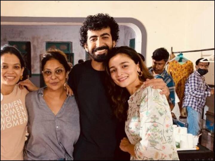 Alia Bhatt's Darling: The teaser of Alia Bhatt's 'Darling' will be released today, the actress is going to debut as a producer Alia Bhatt's Darling: आज रिलीज होगा 'Darling' का टीजर, आलिया भट्ट ने शेयर की इसकी छोटी सी झलक