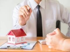 Home Loan Tips: घर खरीदने के लिए लोन लेने की कर रहे हैं प्लानिंग, जानें बैंकों के बेस्ट ऑफर्स के बारे में