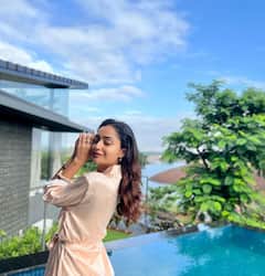 Tridha Choudhury Photos: నిఖిల్ హీరోయిన్ త్రిదా లేటెస్ట్ పిక్స్