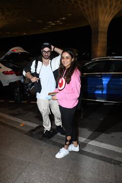 Jasmin Aly Pics: एक साथ क्वालिटी टाइम बिताने निकले जैस्मिन भसीन और अली गोनी, देर रात मुंबई एयरपोर्ट पर दिखे साथ