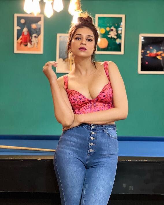 Shraddha Das Pics: శ్రద్ధా దాస్, ఆట మానేసి అందాలు ఆరబోస్తే ఎలా?