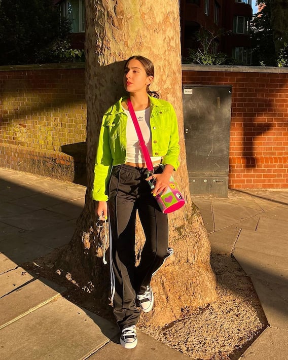 दोस्तों और भाई इब्राहिम के साथ लंदन में छुट्टियां मना रही हैं Sara Ali Khan, ट्रिप की ऐसी तस्वीरें की हैं शेयर