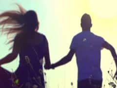 Nawada News: चढ़ा इश्क का 'बुखार' तो प्रेमी संग फरार हुई चार बच्चों की मां, जेवर और जमीन के कागजात भी ले गई साथ