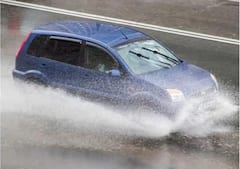 Car Driving Tips: অবহেলায় যেতে পারে প্রাণ ! বর্ষায় গাড়ি চালান এই নিয়ম মেনে