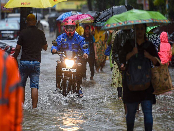 Mumbai Rain Waterlogging Landslide Reported Heavy Showers Maharashtra Weather Latest News Mumbai Rain: Severe Waterlogging, Landslide Reported. Heavy Showers Predicted In Next 24 Hrs