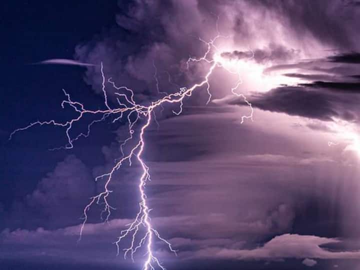Delhi Know what is lightning and how to avoid it in rain Protect Yourself From Lightning: मॉनसून सीजन में घातक हो सकती है आकाशीय बिजली, जानिए- सुरक्षित रहने के लिए क्या करें और क्या ना करें ?