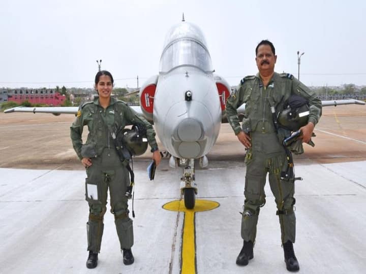 Air Force Officer, Daughter Create History By Flying Hawk Sortie Together, Internet Calls It 'An Inspiration' Air Force Officer, Daughter Create History By Flying Hawk Sortie Together, Internet Calls It 'An Inspiration'