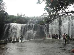TOP 10 Tamil Nadu waterfalls: மனதை கவர்ந்திழுக்கும் தமிழ்நாட்டிலுள்ள டாப் 10 நீர்வீழ்ச்சிகளின் புகைப்படங்கள்