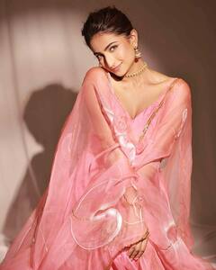 Palak Tiwari Pics: पलक तिवारी के ट्रेडिशनल लुक ने ढाया कहर, फोटो से आप भी नहीं हटा पाएंगे नजर