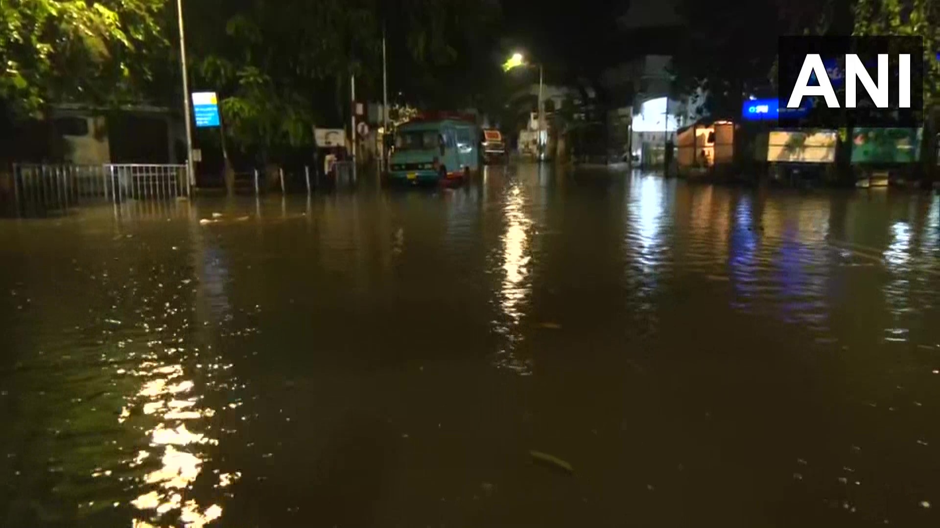 Maharashtra Rain : मुंबईसह कोकणात जोरदार पाऊस, राज्यात अनेक ठिकाणी मुसळधार पावसाचा इशारा