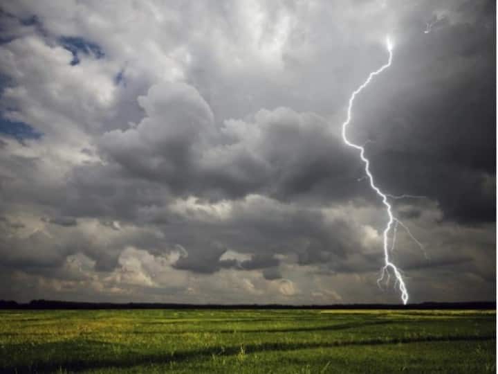 What is  lightning strike, know the  way to avoid the havoc of thunderstorm क्या होती है आकाशीय बिजली, जानें- बरसात के मौसम में वज्रपात के कहर से बचने के अचूक उपाय