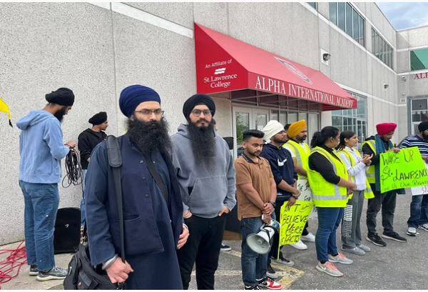 100 Sikh security guards lost their jobs for not being clean-shaven as required by Toronto's mask rules Sikhs Fired In Toronto : ਟੋਰਾਂਟੋ ਸ਼ਹਿਰ 'ਚ ਦਾੜ੍ਹੀ ਕਾਰਨ 100 ਤੋਂ ਵੱਧ ਸਿੱਖਾਂ ਨੂੰ ਨੌਕਰੀ ਤੋਂ ਕੱਢਿਆ , WSO ਨੇ ਲਿਆ ਨੋਟਿਸ