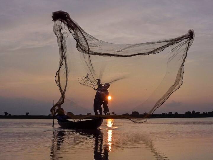 Gujarat Weather Forecast: गुजरात के इन इलाकों में भारी बारिश का अनुमान, मछुआरों को अलर्ट जारी, जानें- अपने शहर का अपडेट Gujarat weather update Heavy rain is expected in many areas imd alerted fishermen know details Gujarat Weather Forecast: गुजरात के इन इलाकों में भारी बारिश का अनुमान, मछुआरों को अलर्ट जारी, जानें- अपने शहर का अपडेट
