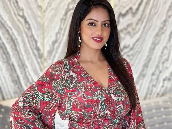 दीपिका सिंहने नुकतेच इंस्टाग्रामवर काही फोटो शेअर केले आहेत, यामध्ये तिचा स्टाईल अंदाज पाहायला मिळत आहे.(photo:deepikasingh150/ig)