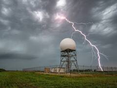 Lightning Strike Prevention: क्या है आकाशीय बिजली, बरसात के मौसम में वज्रपात के समय इन बातों का रखें खास ध्यान