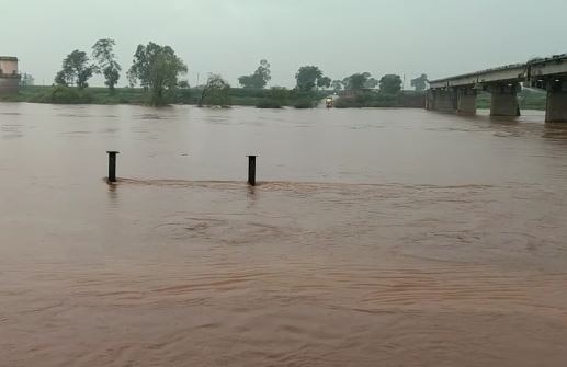 Kolhapur Rain : कोल्हापुरात मुसळधार पाऊस, पंचगंगेची पाणी पातळी 7 फुटांनी वाढली, सहा बंधारे पाण्याखाली