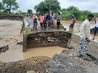 Wardha:  सर आली धावून, पूल गेला वाहून; यशोदा नदीवरील पूल वाहून गेल्याने सात गावांचा संपर्क तुटला
