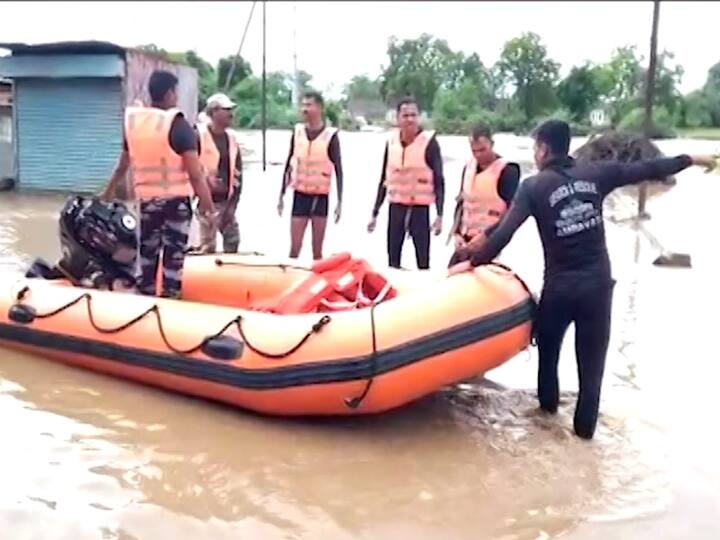 Rain Updates : कोकणाला पावसानं चांगलच झोडपलं आहे. रत्नागिरी जिल्ह्यात मुसळधार पाऊस सुरु आहे. त्यामुळे नद्या नाले दुथडी भरुन वाहत आहेत.