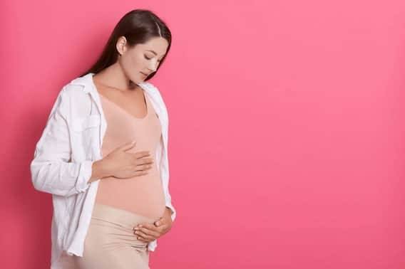 ગર્ભાવસ્થા દરમિયાન મખાનાનું વધુ પડતું સેવન ન કરો. ખરેખર, મખાનામાં ભરપૂર પ્રમાણમાં ફાઈબર હોય છે, જે કબજિયાત અને એસિડિટીની સમસ્યાને વધારી શકે છે. (ફોટો - ફ્રીપિક)