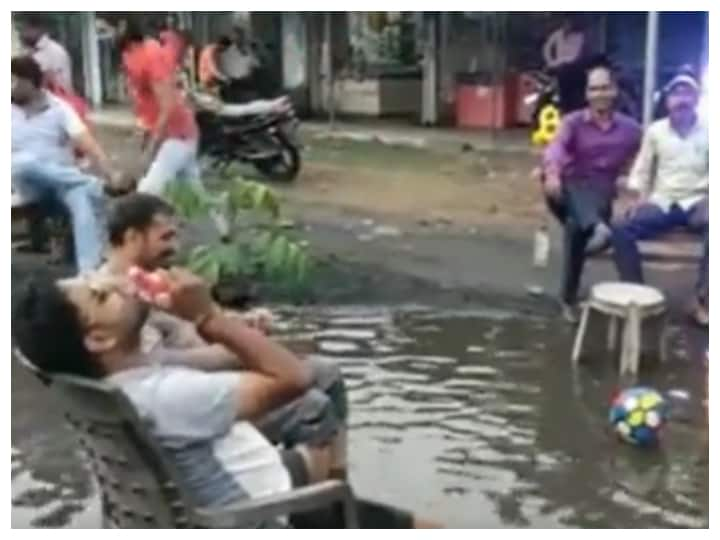 WATCH | Madhya Pradesh Residents Throw 'Beach Party' On Pothole-Filled Road WATCH | Madhya Pradesh Residents Throw 'Beach Party' On Pothole-Filled Road